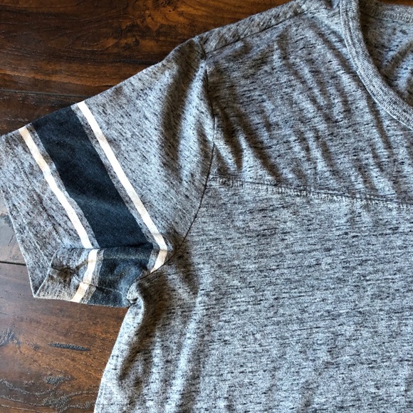 Old Navy Soft washed tee ✨ - Picture 2 of 3